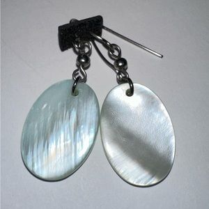 Light green pearlescent earrings oval